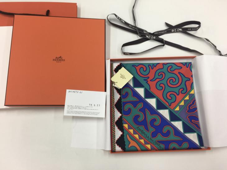 贈答品のブランド品、喜んでお買取させていただきます。