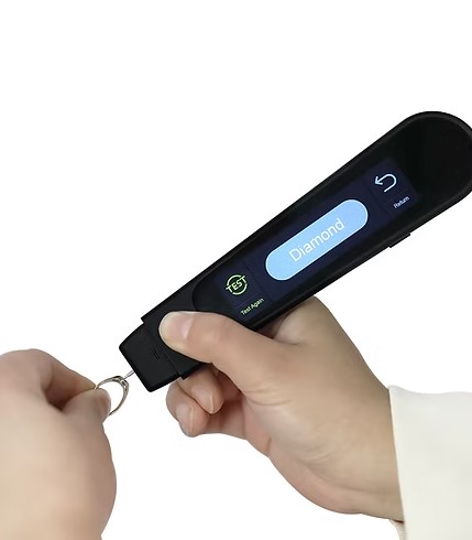 最新のダイヤモンド判定機を使ったダイヤ査定をします!