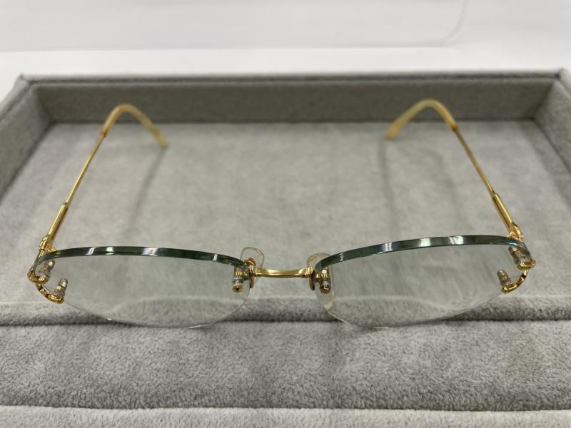 横浜で金縁眼鏡を売るなら、買取専門店彩宝山手駅前店へ